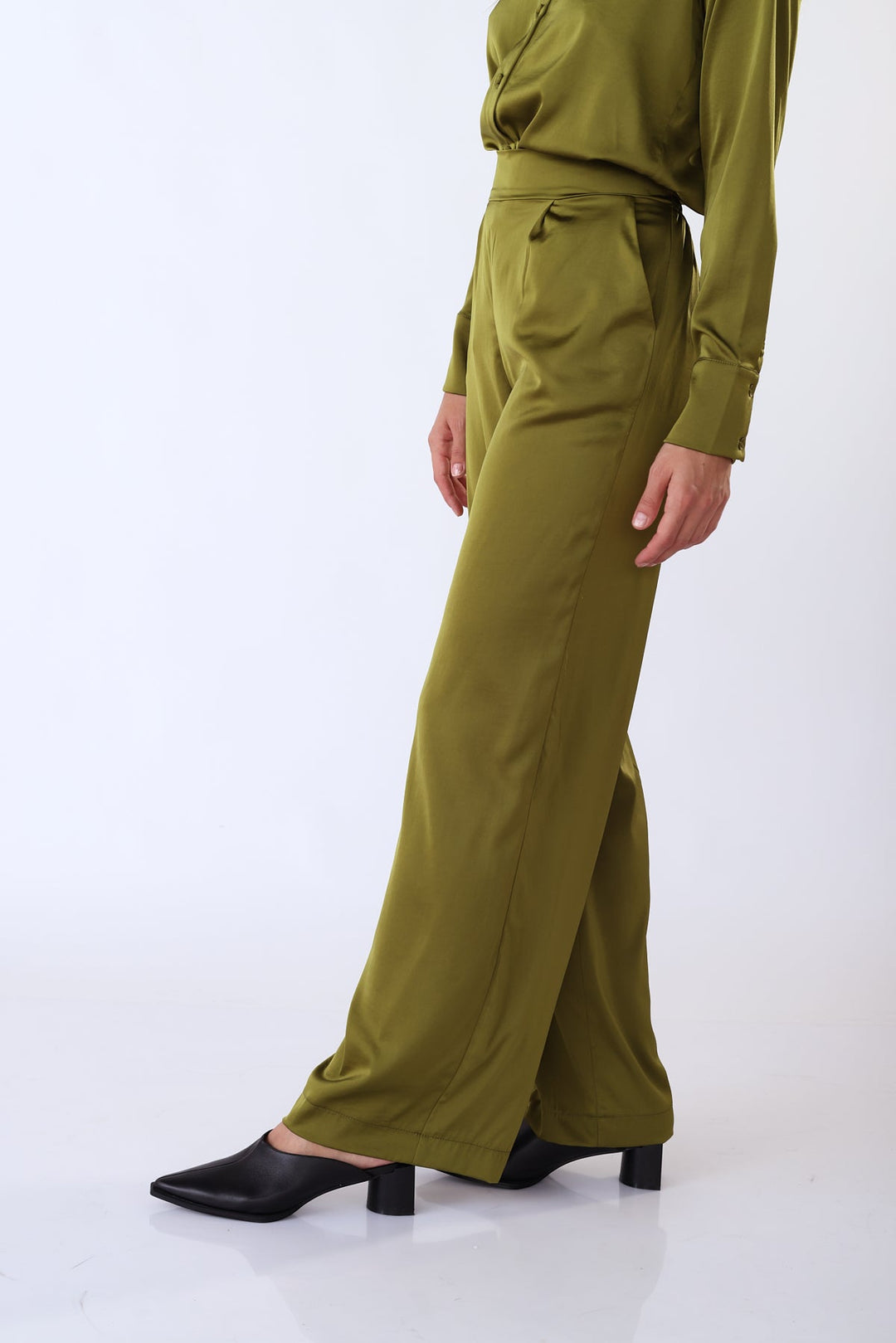 מכנסי רנה בצבע ירוק - Neta Efrati